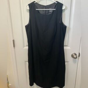 George Woman classic scoop neck sleeveless black dress. Size 20W. Back zipper